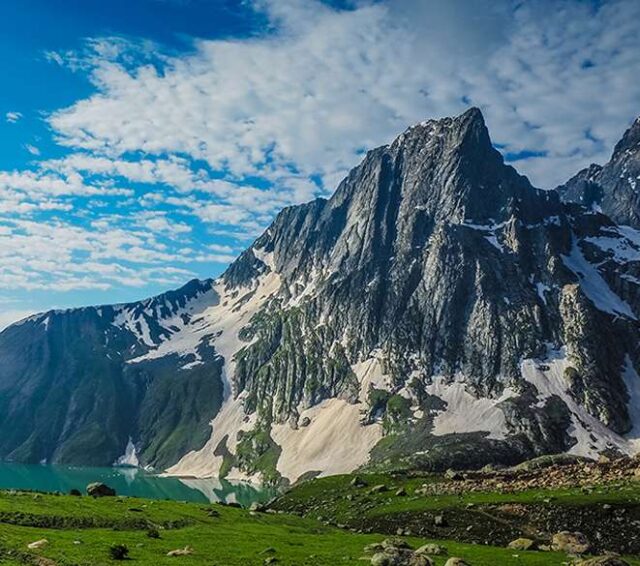 Discover Paradise on Earth: Why You Should Visit Kashmir?