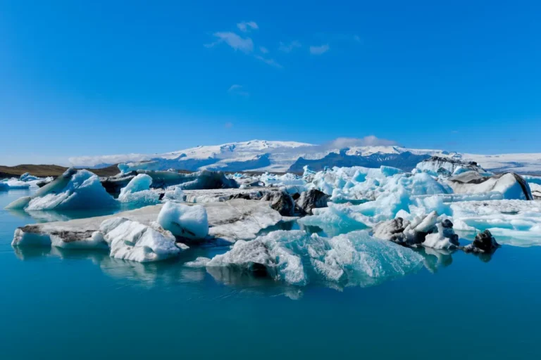 https://nomadicglobe.com/wp-content/uploads/2024/03/Jokulsarlon-Glacier-Lagoon-768x512.webp